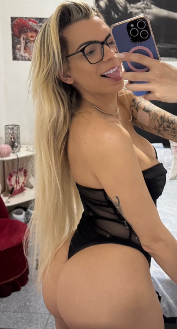 La rubia más sexy y complaciente de MARBELLA…