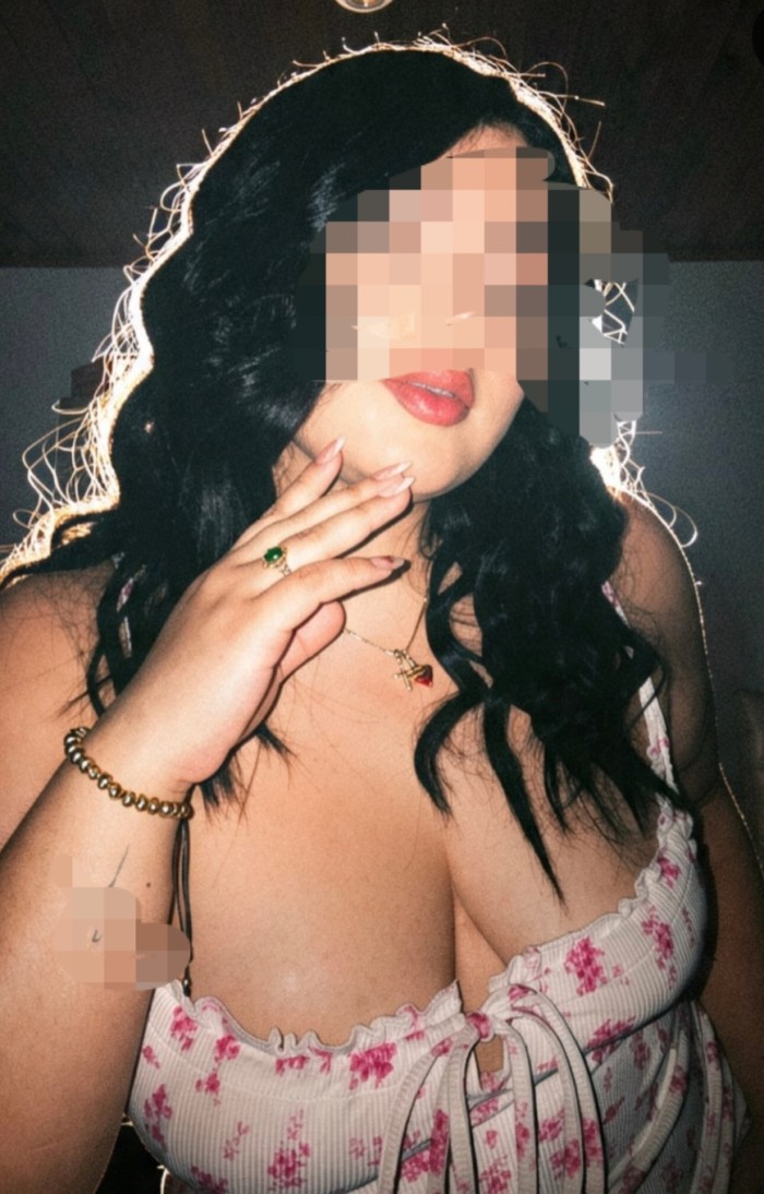MORENA GUAPA RECIEN LLEGADITA A CUENCA ,FIESTERA