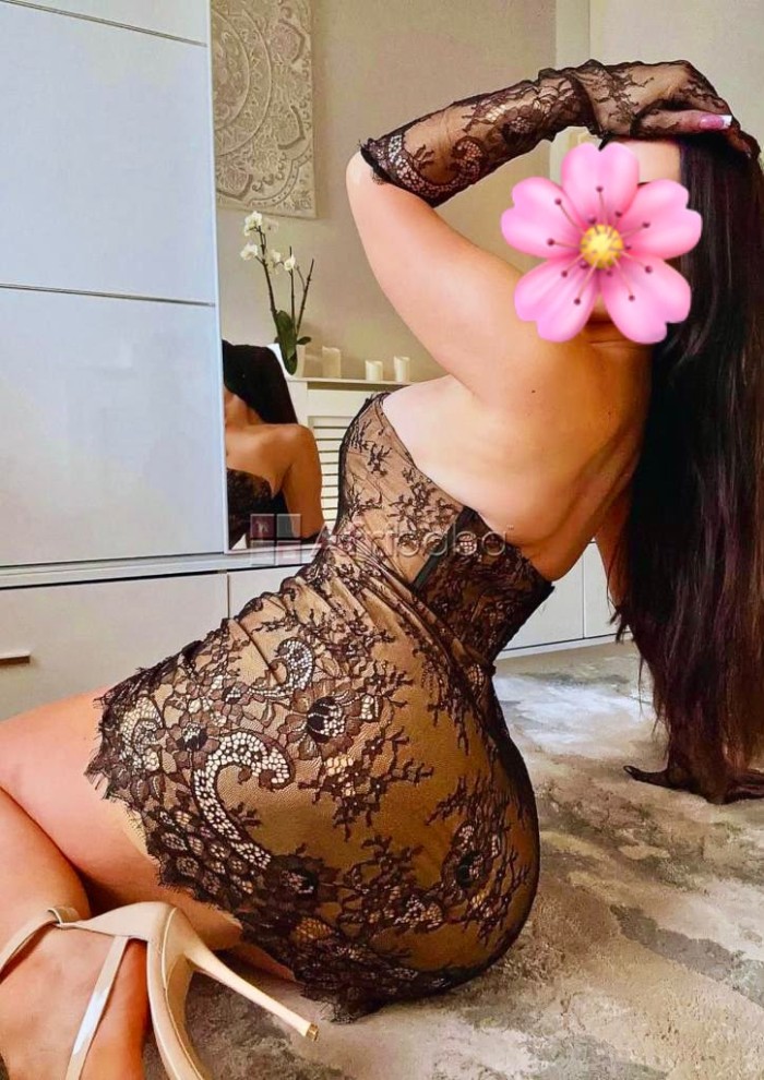 HINDA SENSUAL CHICA ARABE 24 HORAS, PARLA GETAFE