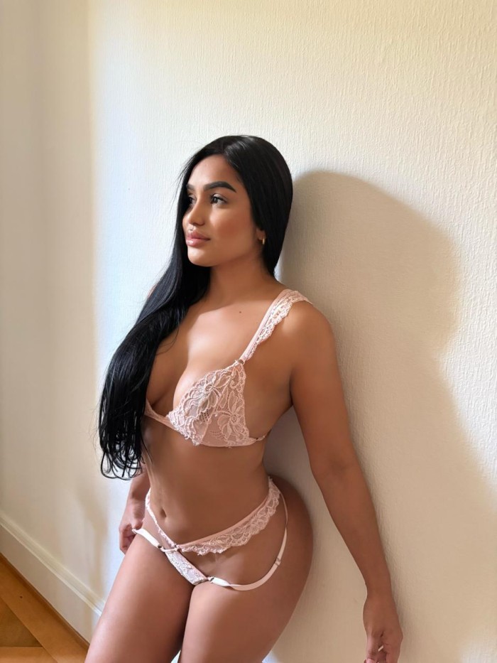 SOY SARA, COLOMBIANA RESERVADA Y CALUROSA
