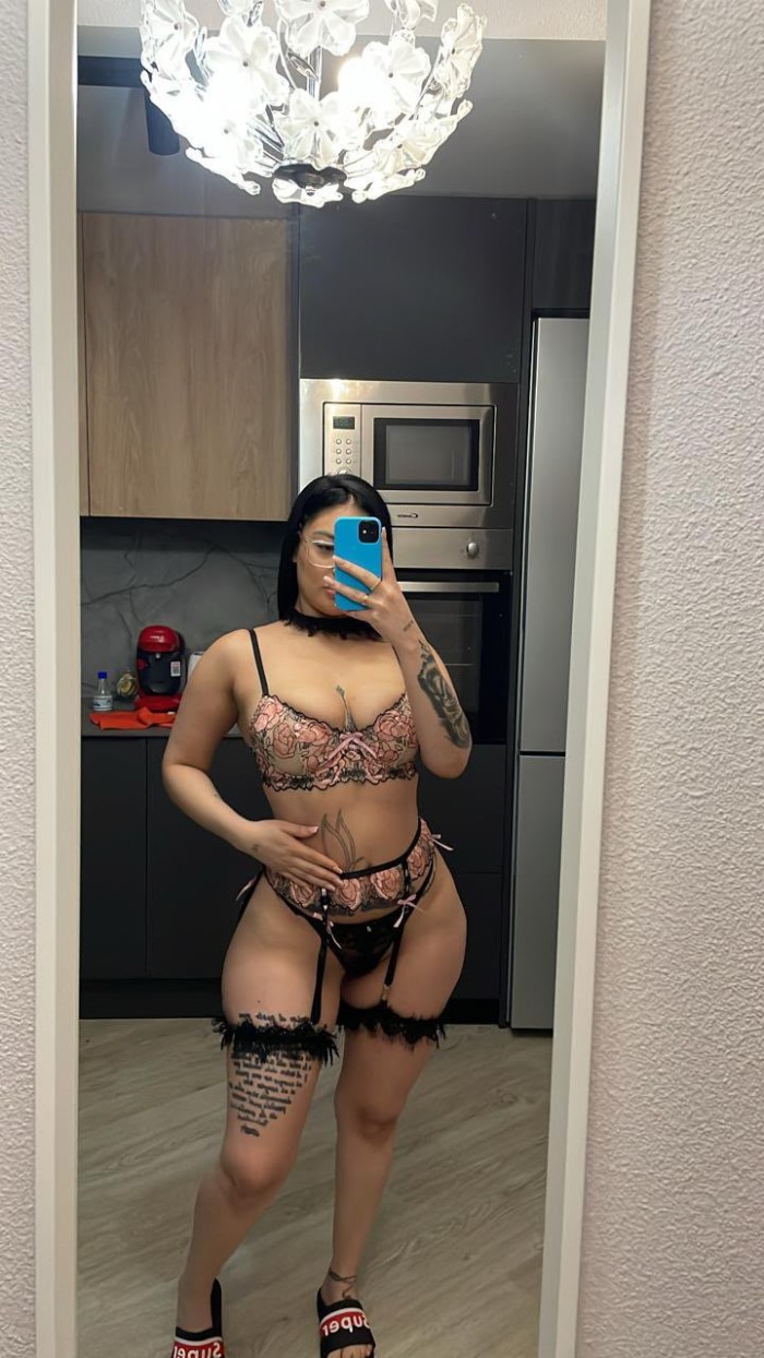Latína colombiana nueva en Fuengirola