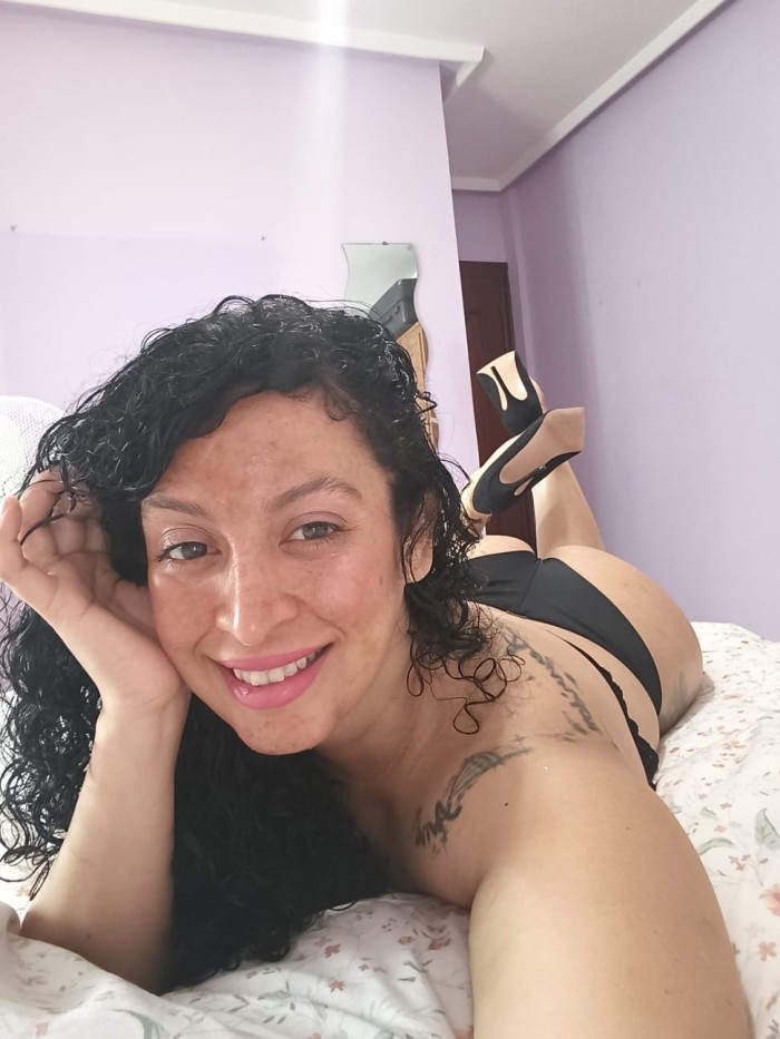 BESOS, CARICIAS, GARGANTA, PROFUNDA DISPONIBLE EN OVIEDO, SOLO SALIDAS