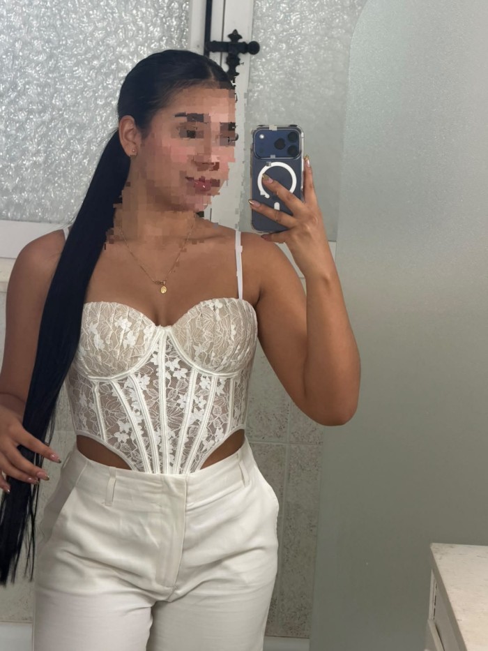 Jovencita exclusiva trato exquisito