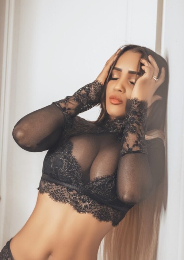 EXOTICA LATINA TRANS MUY FEMENINA NOVEDAD VEN A EXPLORAR ESTE HERMOSO