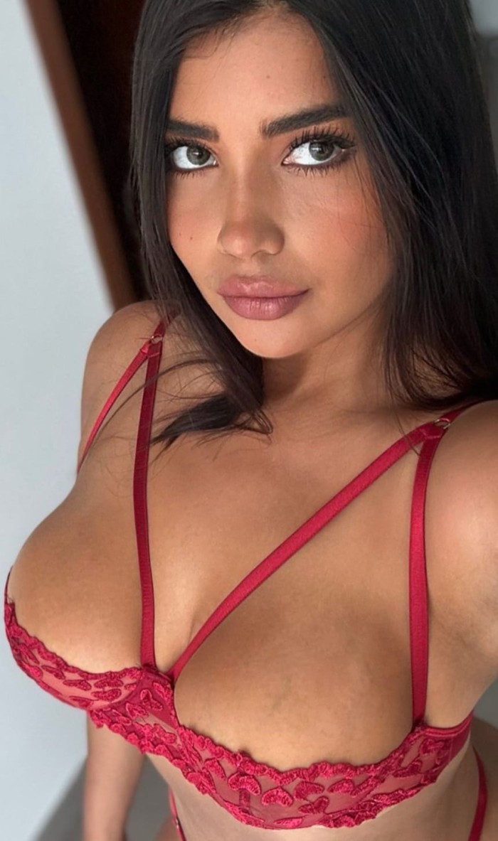GINA 25 AÑOSCOMPLETA ESCORT DE REGRESO PALMA