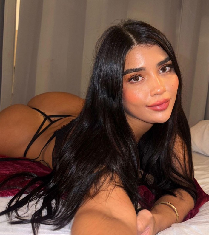 GINA 25 AÑOSCOMPLETA ESCORT DE REGRESO PALMA