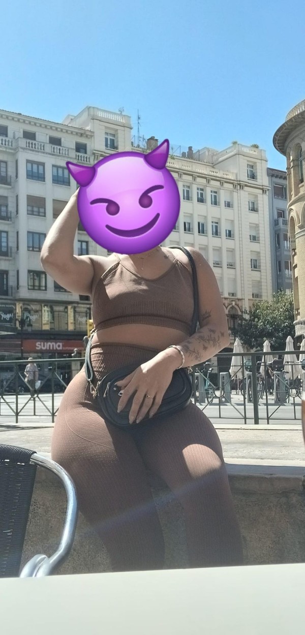 NOVEDAD EN TUDELA CHICA JOVEN LATINA FIESTERA REAL
