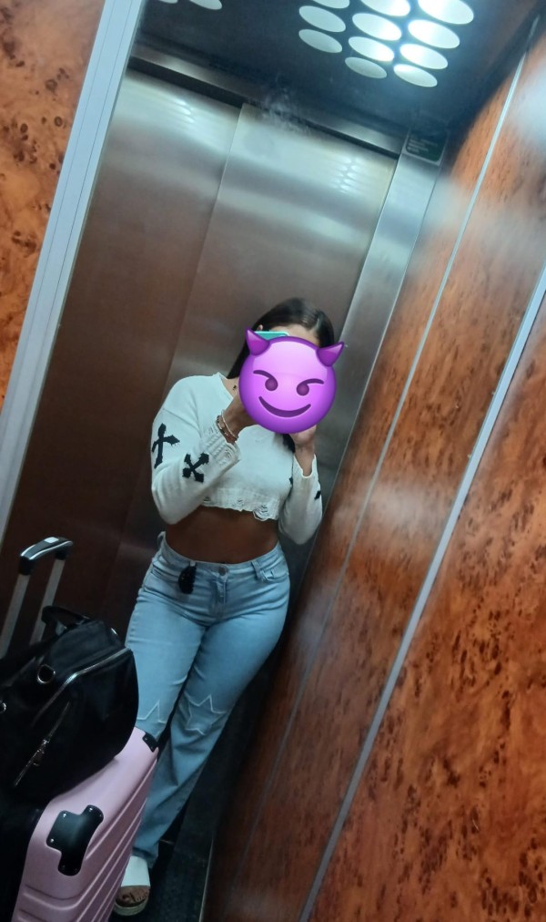 NOVEDAD EN TUDELA CHICA JOVEN LATINA FIESTERA REAL