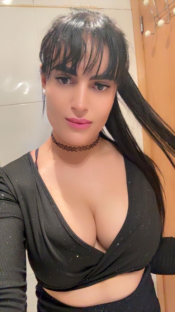 Trans con actitud femenina y adictiva sensualidad,