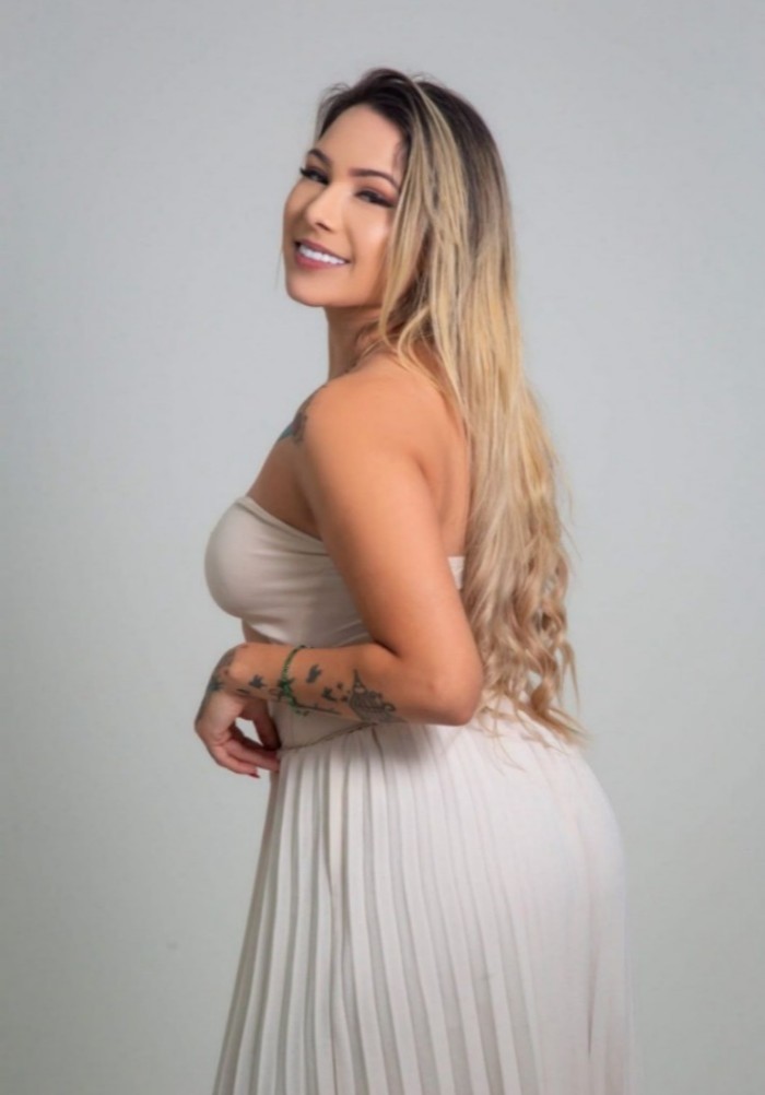 VICTORIA,UNICA EN LA CAMA UNICA SEXO RICO A TOPE