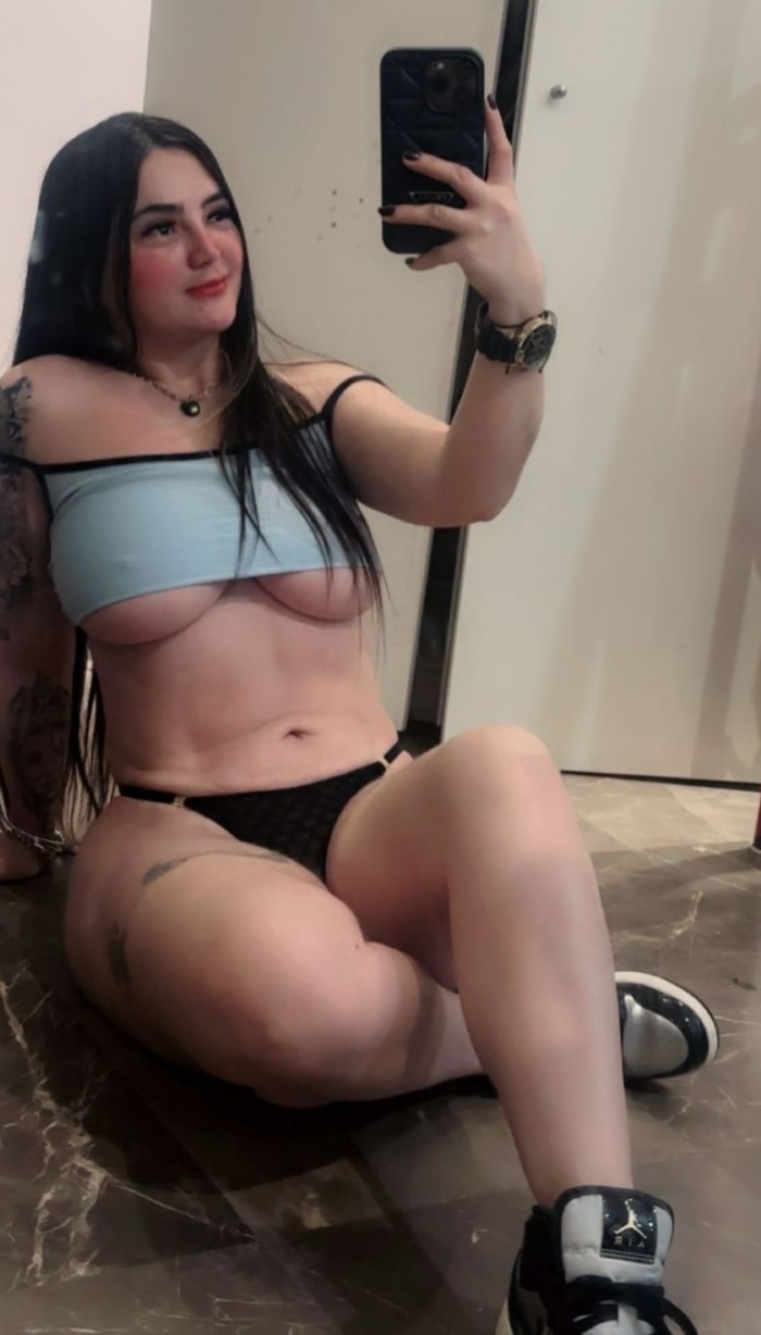 ISABELLA JOVEN COLOMBIANA DE LUJO GUAPÍSIMA CACHONDA 24 HORAS FIESTERA