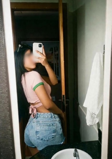 Sara una bella jovencita en Puerto de la Cruz