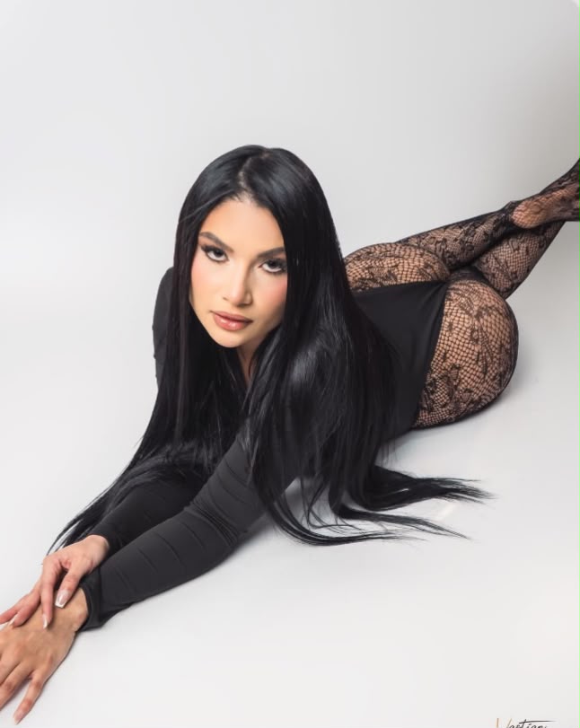 NOVEDAD RICA SEXI VEN QUITAME LAS BRAGUITAS
