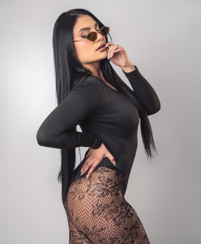 NOVEDAD RICA SEXI VEN QUITAME LAS BRAGUITAS