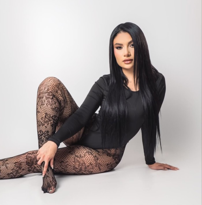 NOVEDAD RICA SEXI VEN QUITAME LAS BRAGUITAS