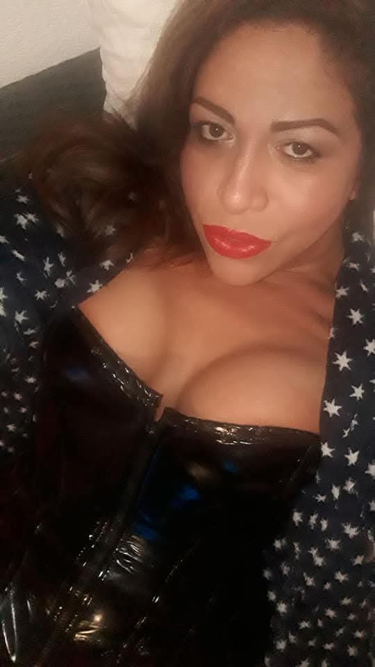 ALGUN TRAGON CON GANAS DE COMER POLLAS SIN PARAR..