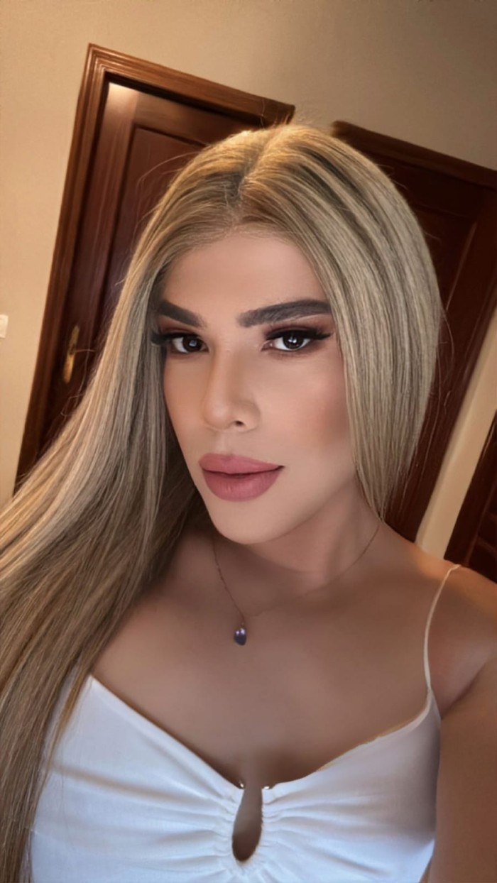Preciosa trans pollon lechero 24 horas