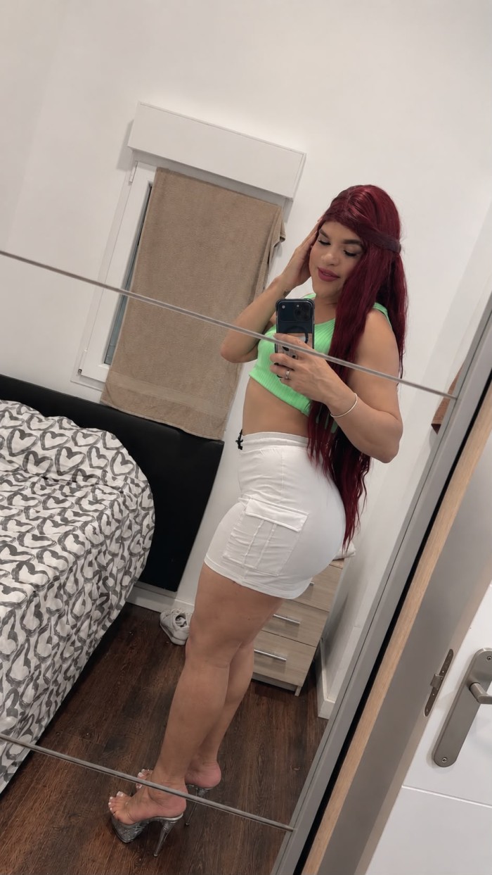 Alexa, linda trans fiestera en las canteras 24h