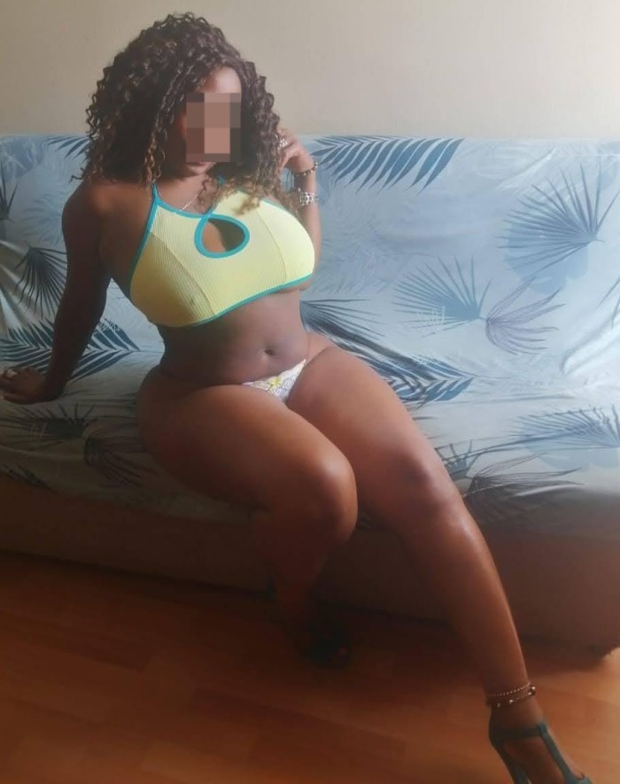 RICA ARDIENTE ADICATA AL SEXO LUJURIOSA