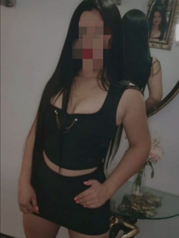 DANIELA NUEVAMENTE EN FUENLABRADA VICIOSA, CALIENTE Y GUARRA