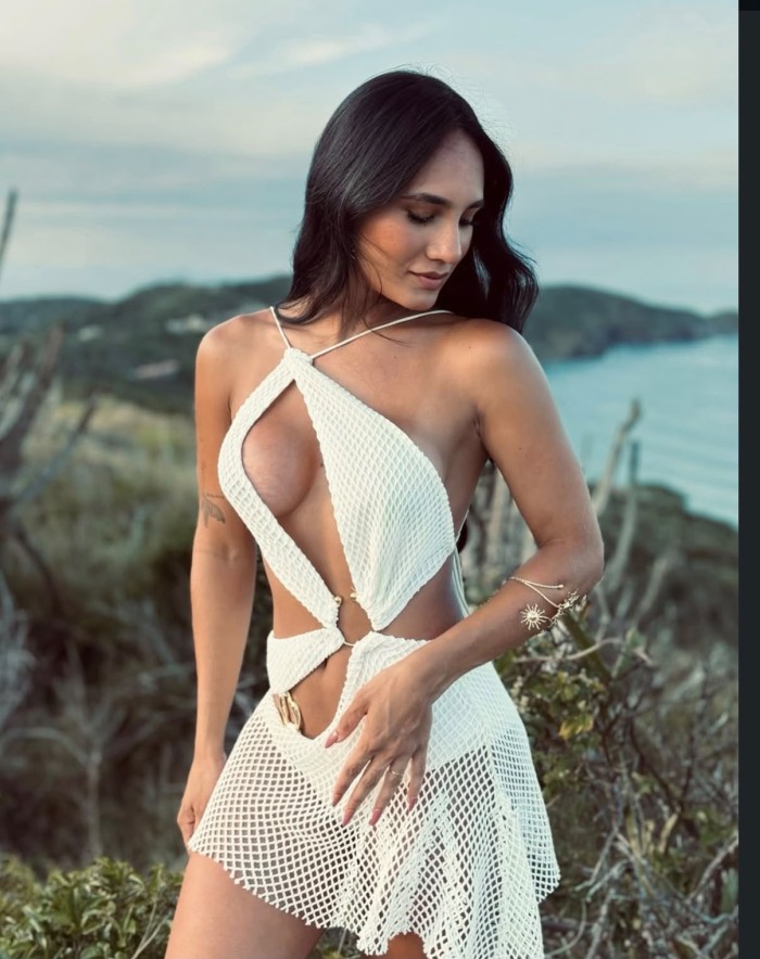 Iara Amazonas hermosa chica trans versátil.