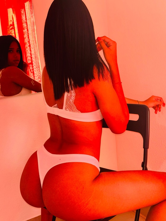SENSUAL ARDIENTE COMPLACIENTE DESEOSA DE SEXO