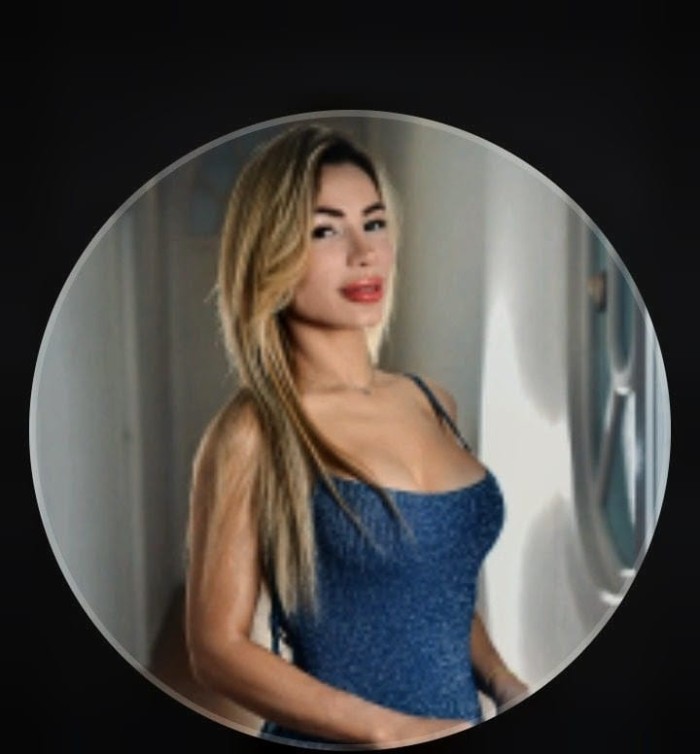 SAMANTA VENEZOLANA SUPER TOP EN ALCIRA CON SITIO
