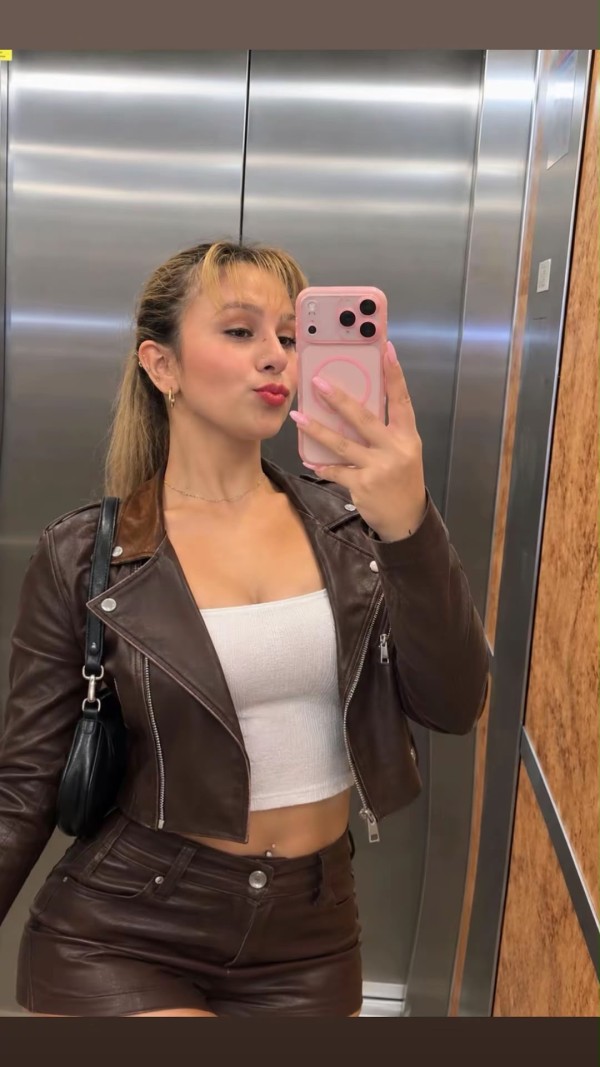 Sexy jovencita fiestera en Gijon