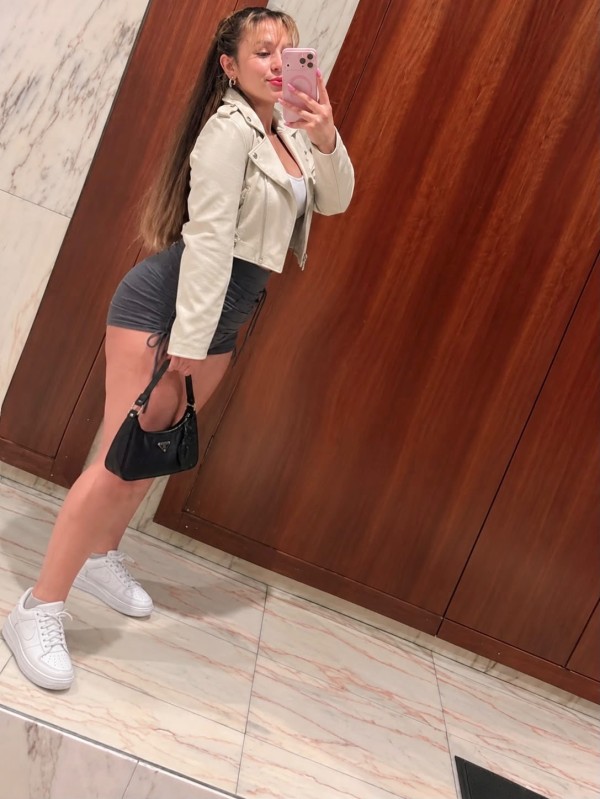 Sexy jovencita fiestera en Gijon