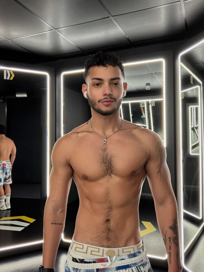 Chico Colombiano / Caliente & Fiestero