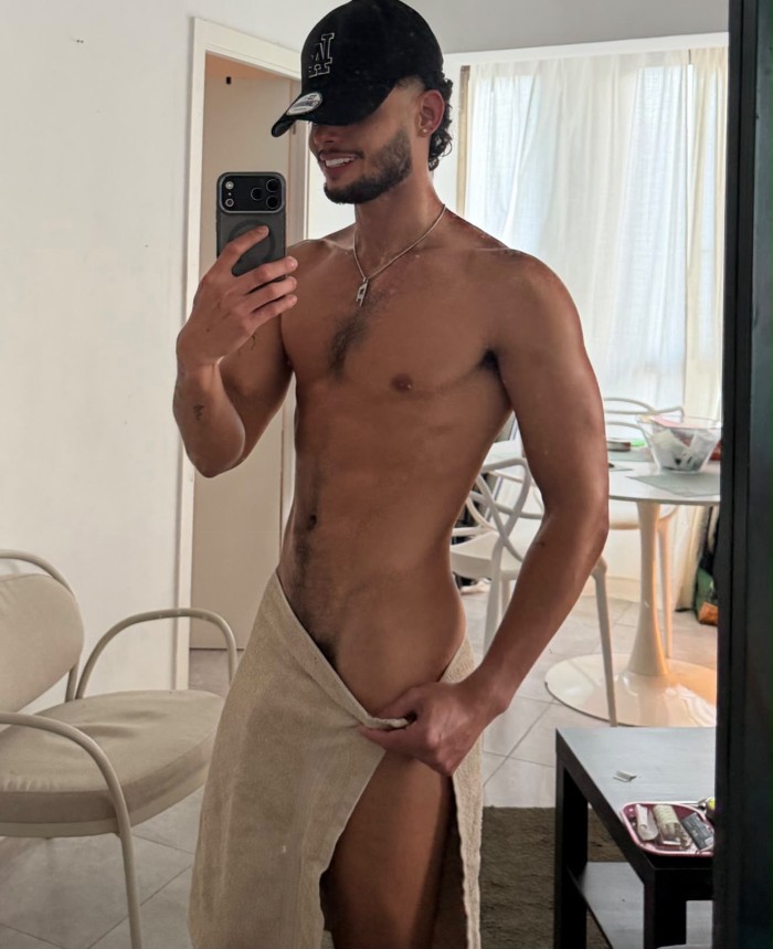 Chico Colombiano / Caliente & Fiestero