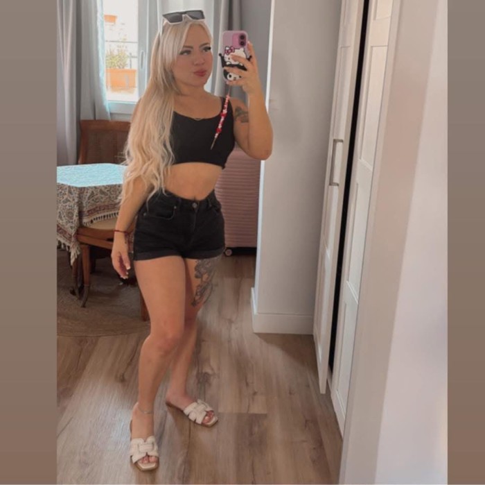 RUBIA VICIOSA LLENA DE VICIO CACHONDA FIESTERA