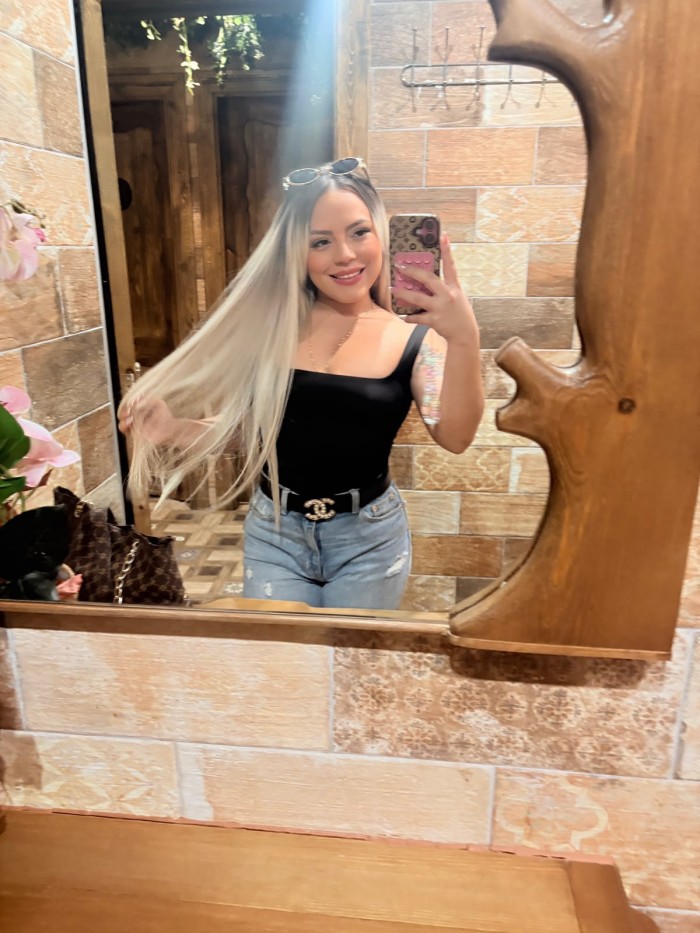 FIESTERA LLENA DE VICIO Y MORBO UNA RUBIA CACHONDA