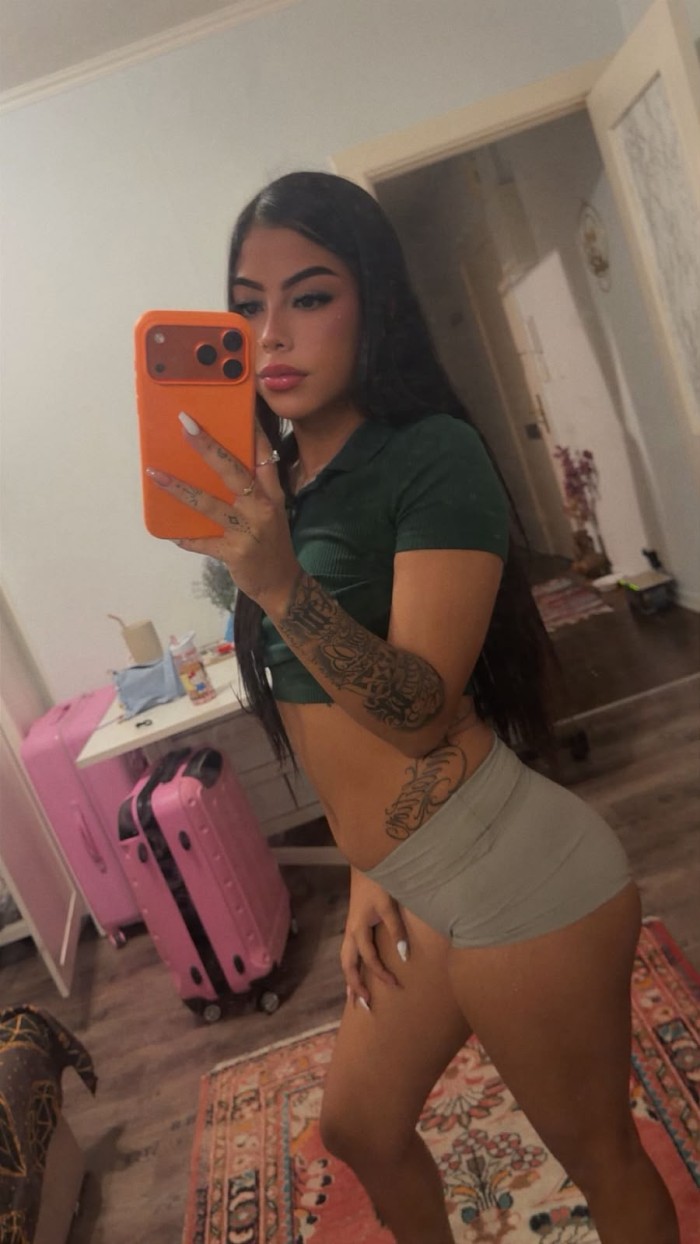 Jovencita teen caliente y complaciente