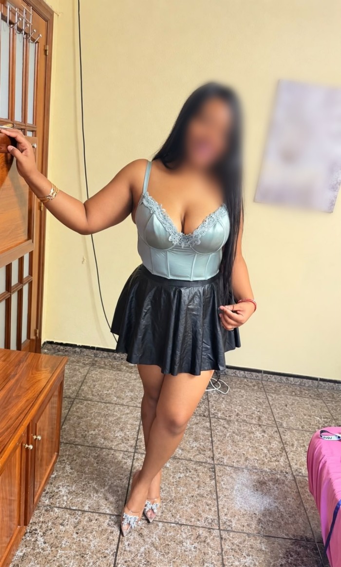 MORENA ESBELTA, FOGOSA Y COMPLACIENTE