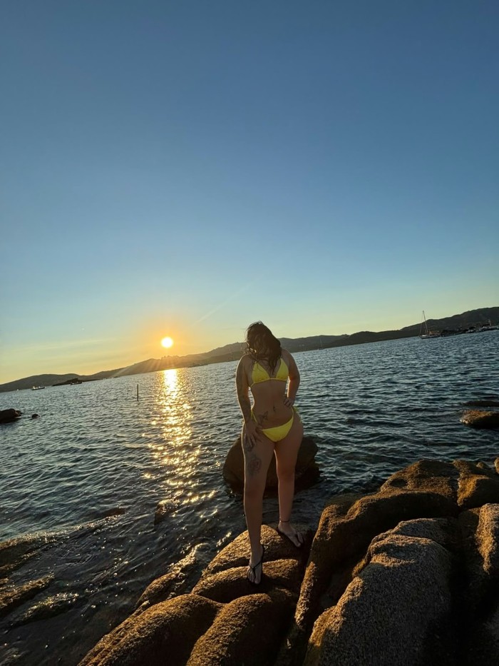 Abril Latina Caliente y Sensual en Alcoy