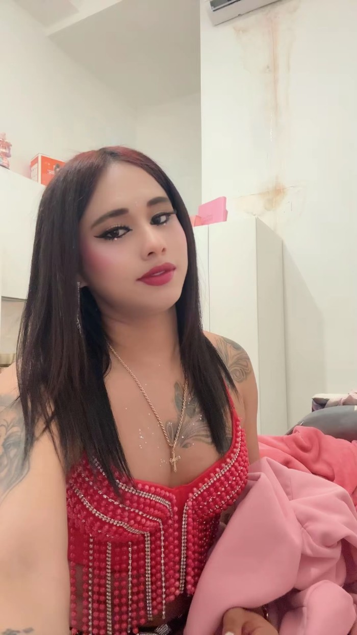 TRANS VERSATIL SEXO FIESTA A TOPE