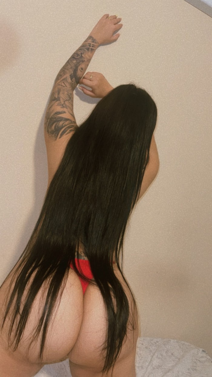KATHIA NOVEDAD, FIESTERA CON UN CUERPO DELICIOSO