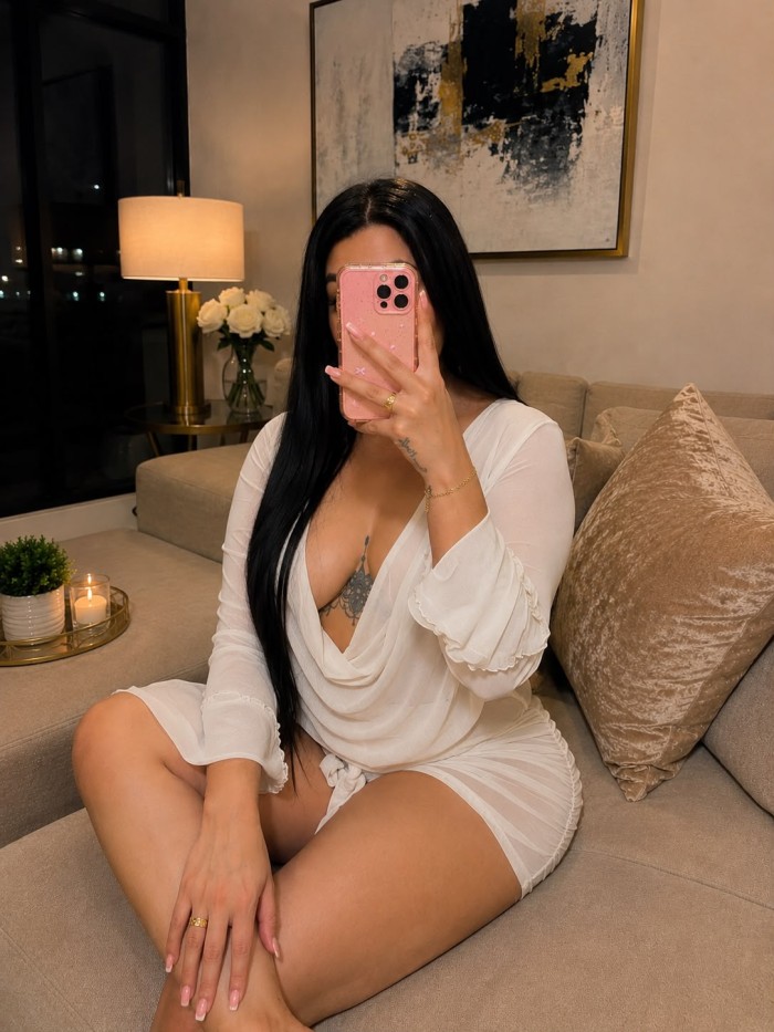 KATHIA NOVEDAD, FIESTERA CON UN CUERPO DELICIOSO