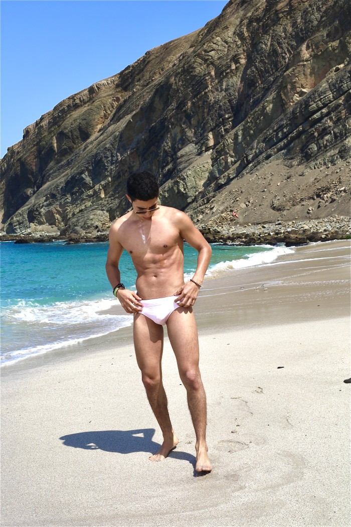 MATEO SEXY JOVEN LATINO