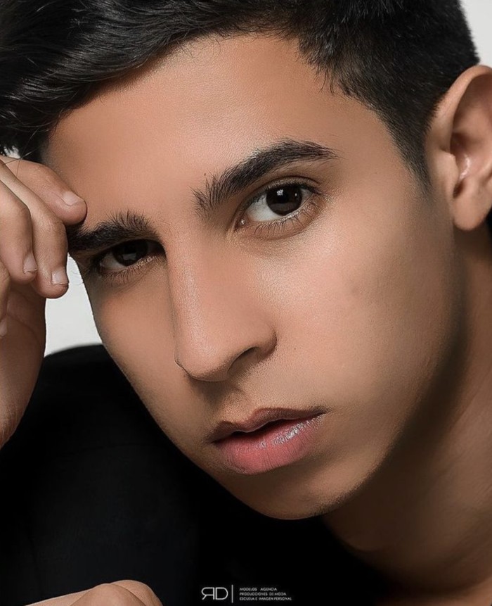 MATEO MASAJE A CHICOS ÚNICAMENTE