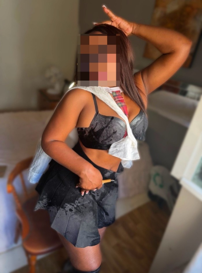 RICA LUJURIOSA DIOSA DEL SEXO EN PINEDA DEL MAR