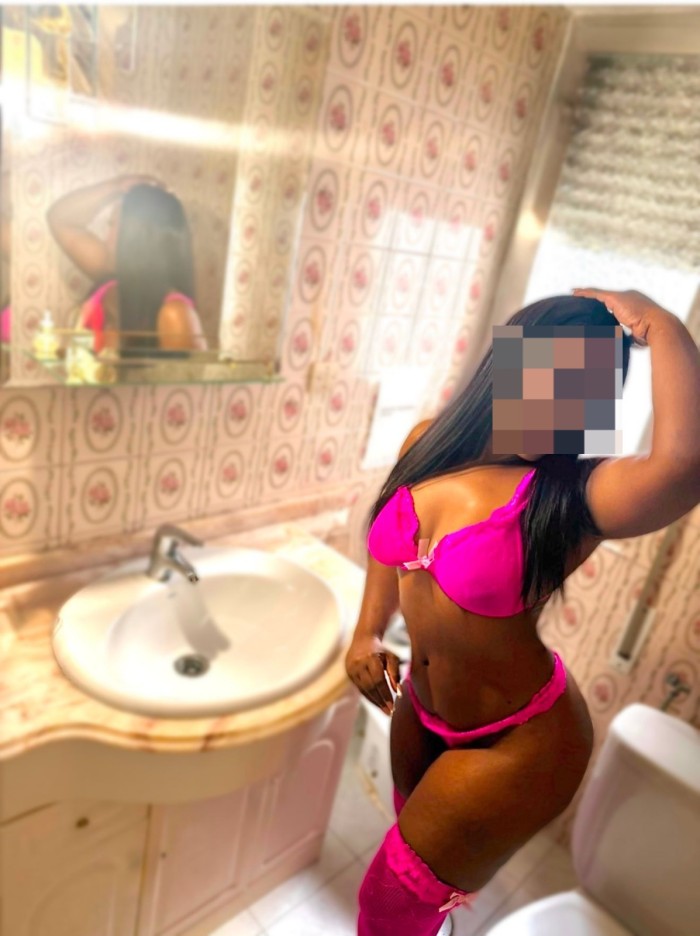 RICA LUJURIOSA DIOSA DEL SEXO EN PINEDA DEL MAR