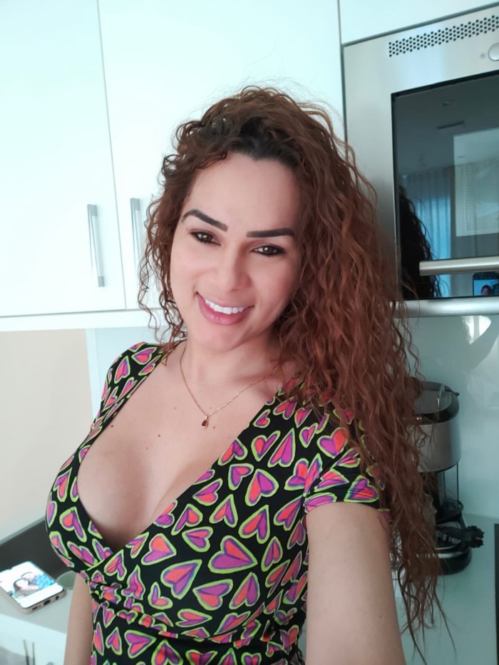 Trans Thaissa en Santander morena guapa femenina!