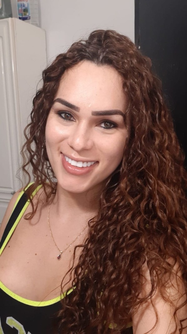 Trans Thaissa en Santander morena guapa femenina!