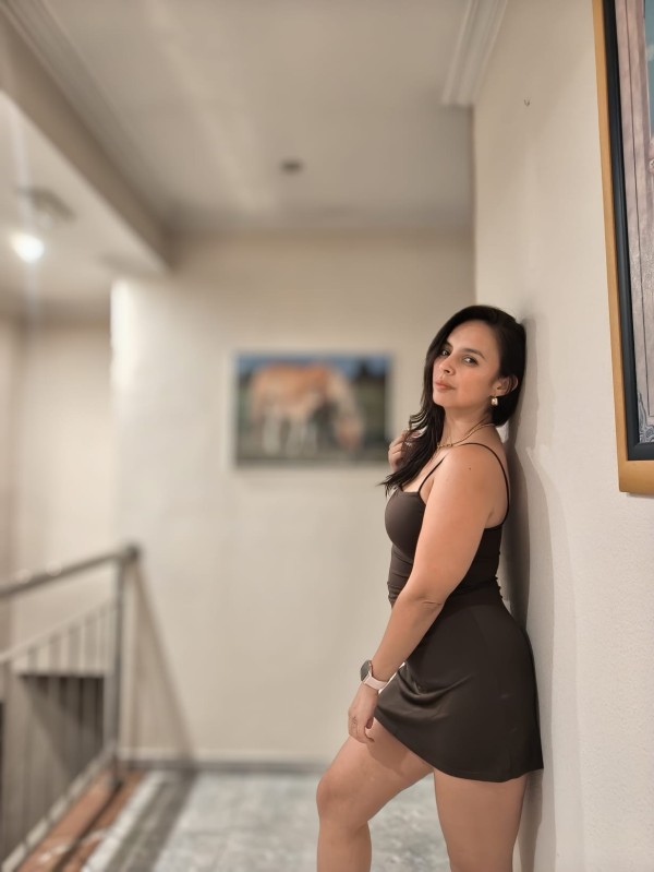 LAURA LA MEJOR OPCION DE CHICA PARA TI