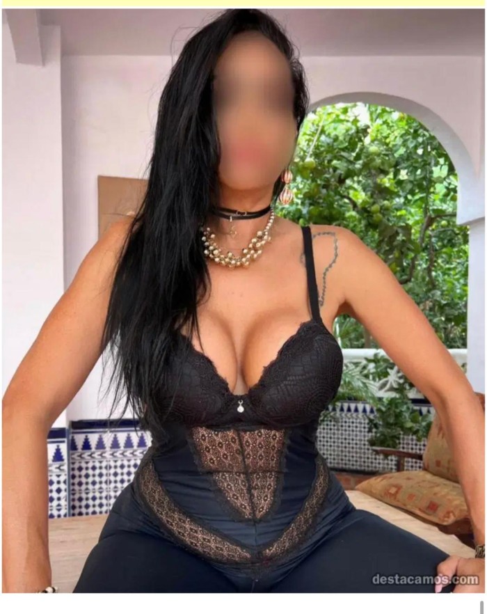 NOVEDAD JESSICA EN DON BENITO! MADURITA GUAPA CARIÑOSA FIESTERA MORBOSA