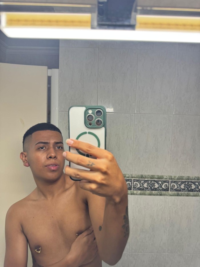 Colombiana jovencito colombiano