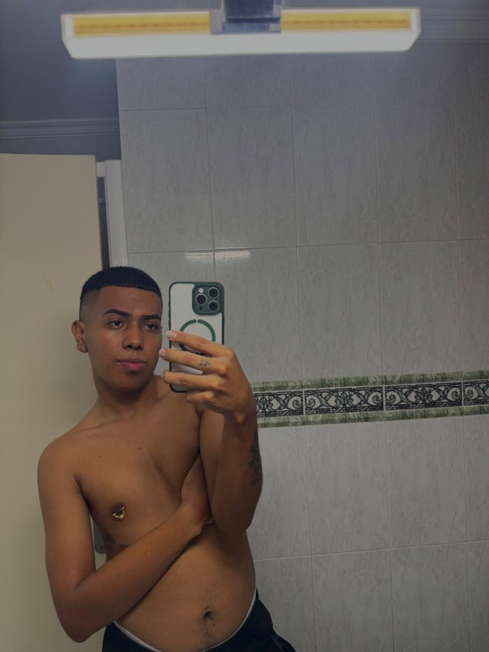 Colombiana jovencito colombiano
