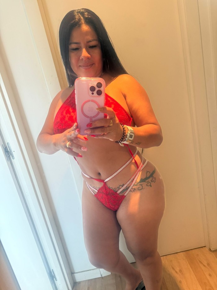 LA MILAGROSA BOMBA DE SEXO ARDIENTE LUJURIOSA